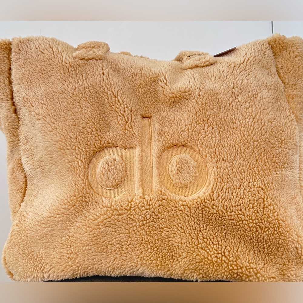 ALO Yoga Camel Sherpa Tote